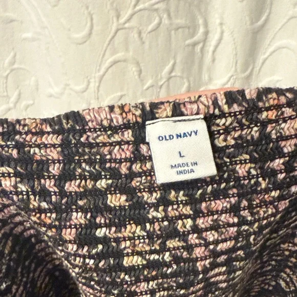 Old Navy Black and Pink Floral Sleeveless Blouse women’s size large smocked back - Picture 6 of 7